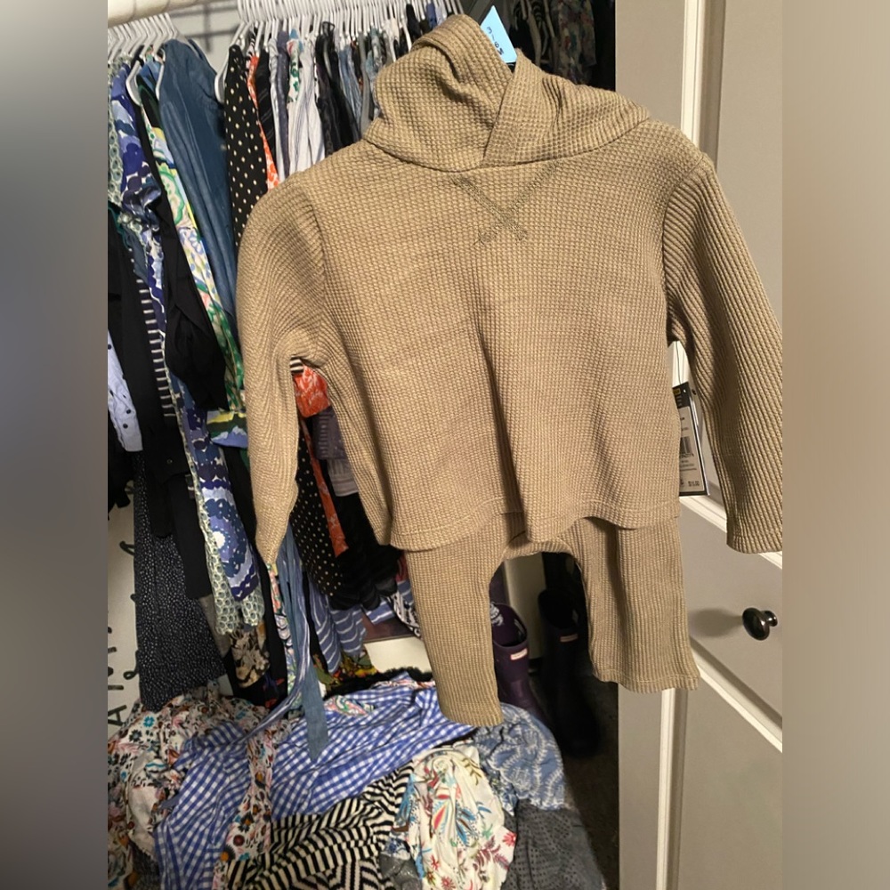 Thermal top with hood and matching thermal pants